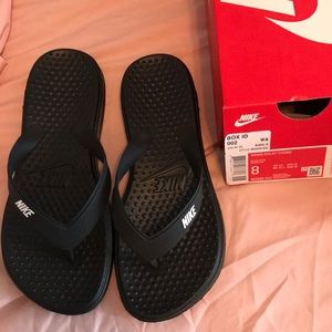 nike sandals